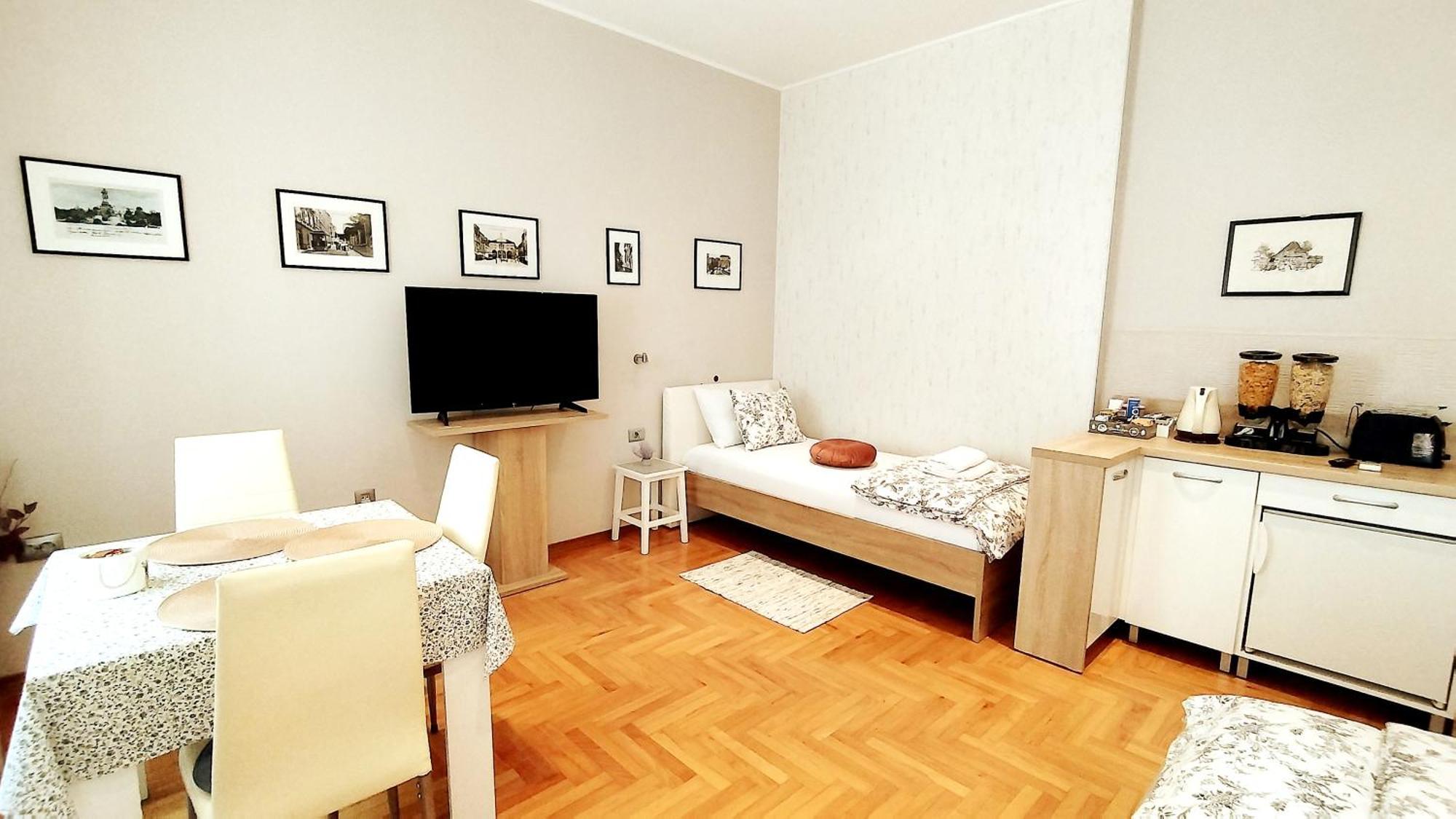 Lavender - City Room With Free Parking Pula Exteriér fotografie