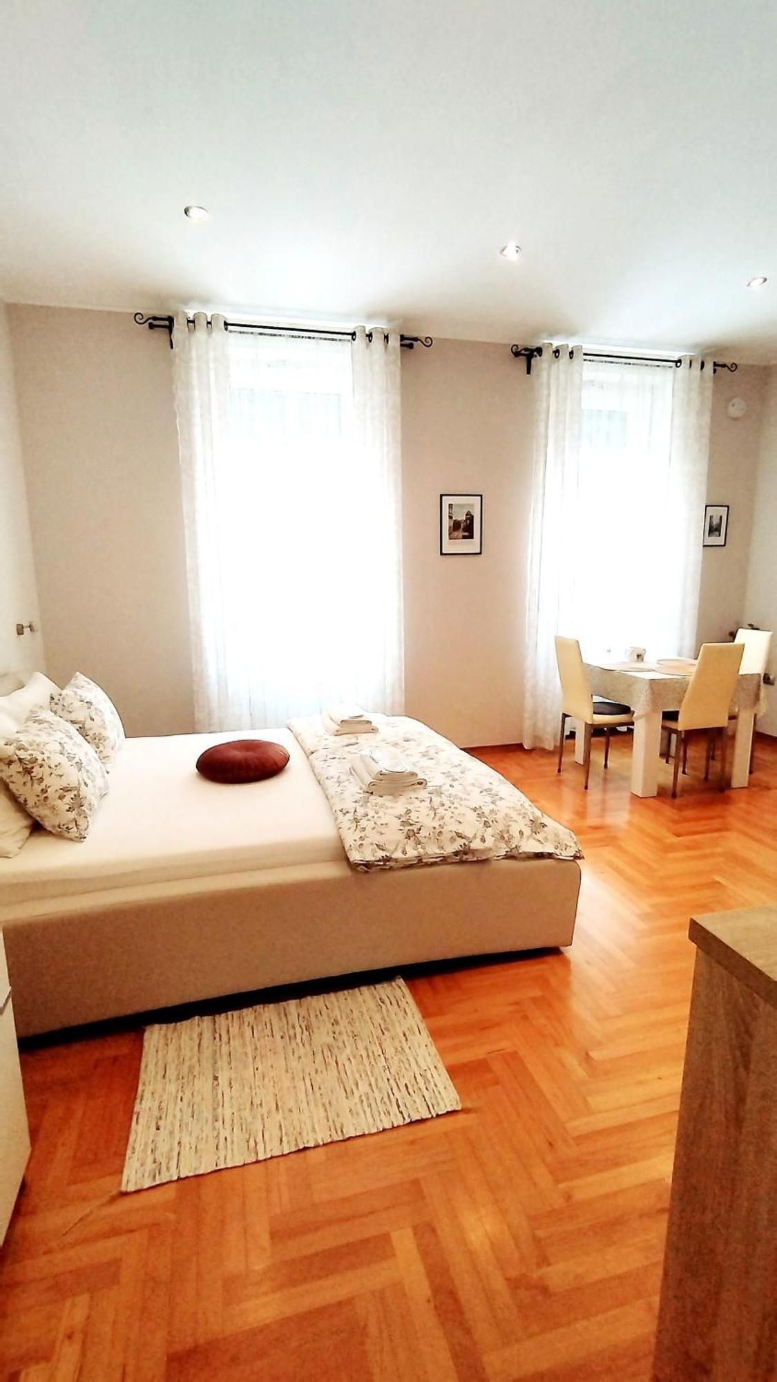 Lavender - City Room With Free Parking Pula Exteriér fotografie
