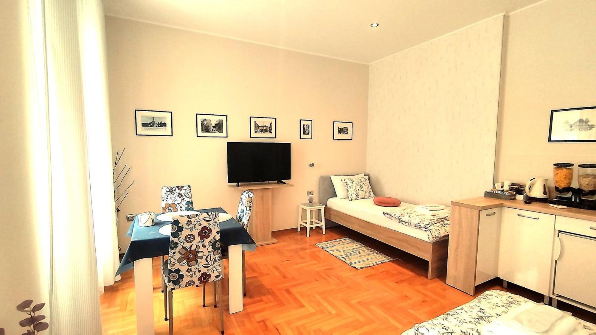 Lavender - City Room With Free Parking Pula Exteriér fotografie