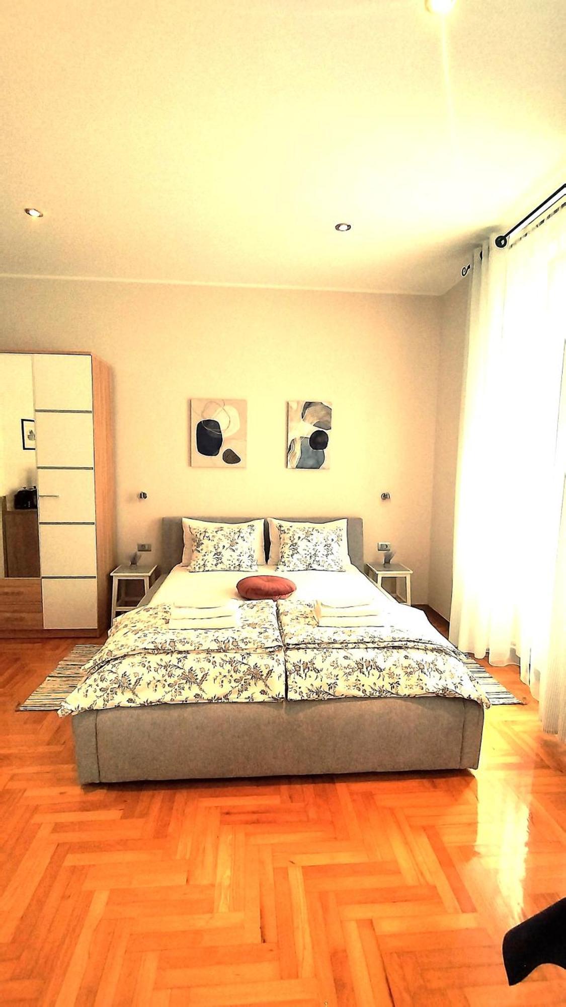 Lavender - City Room With Free Parking Pula Exteriér fotografie