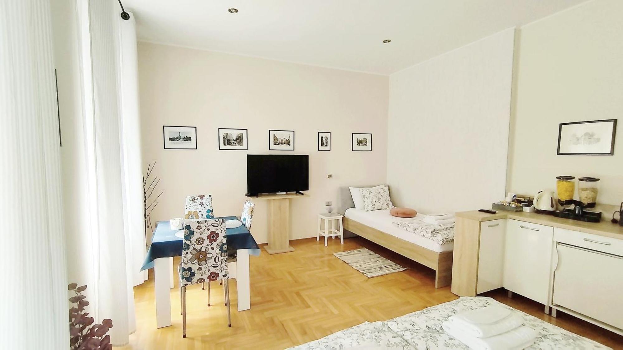 Lavender - City Room With Free Parking Pula Exteriér fotografie
